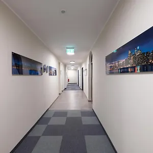 3* מלון Smart Station